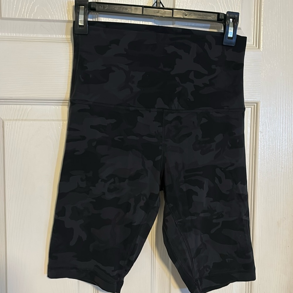 Lululemon Athletica Black Camo Athletic Shorts